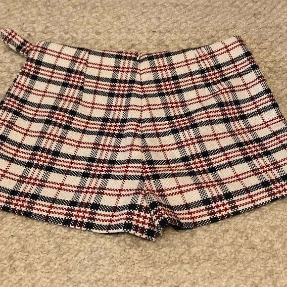 Forever 21 Plaid Skort, size 30, navy/red/cream - Picture 4 of 5